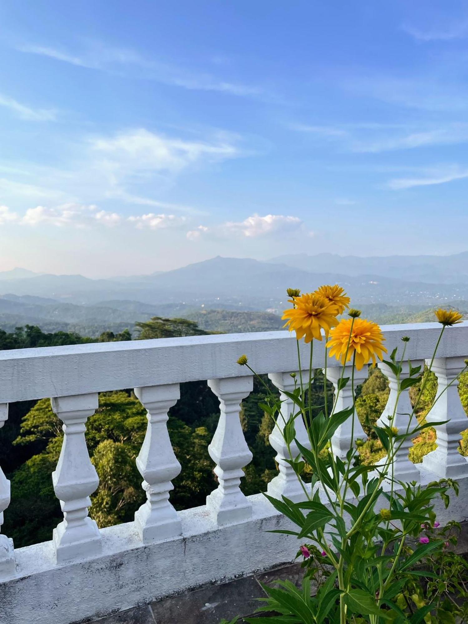Bellwood Hills Resort & Spa Канді Екстер'єр фото
